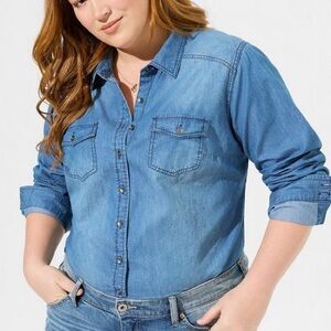 Taylor Medium Wash Denim Button-Down Shirt torrid Size 6